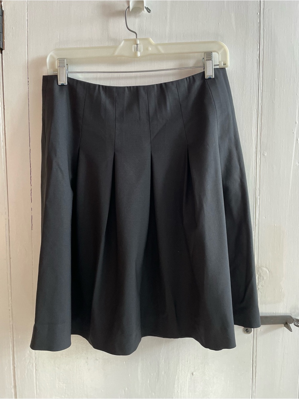 theory Classic Black Pleated A-Line Wool Blend Skirt knee length size 10